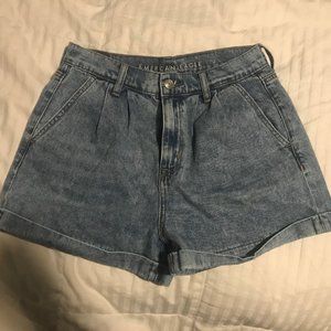 American Eagle pleated vintage mom jean shorts